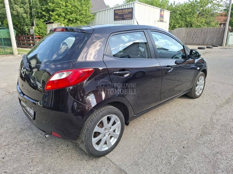 Mazda 2 1.3B,iz CH/pre.lepa/