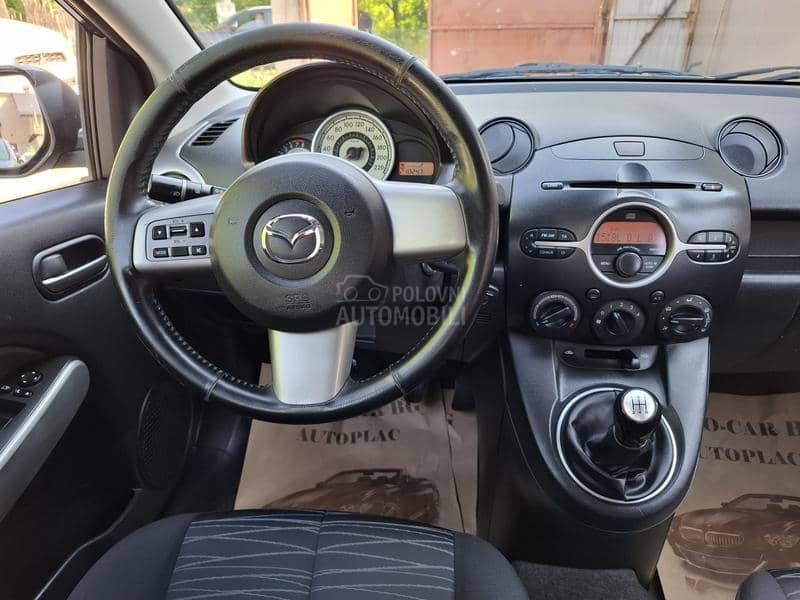 Mazda 2 1.3B,iz CH/pre.lepa/