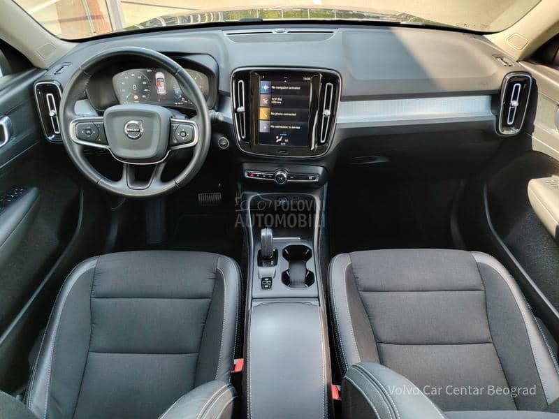 Volvo XC40 2.0 D3 MOMENTUM A/T
