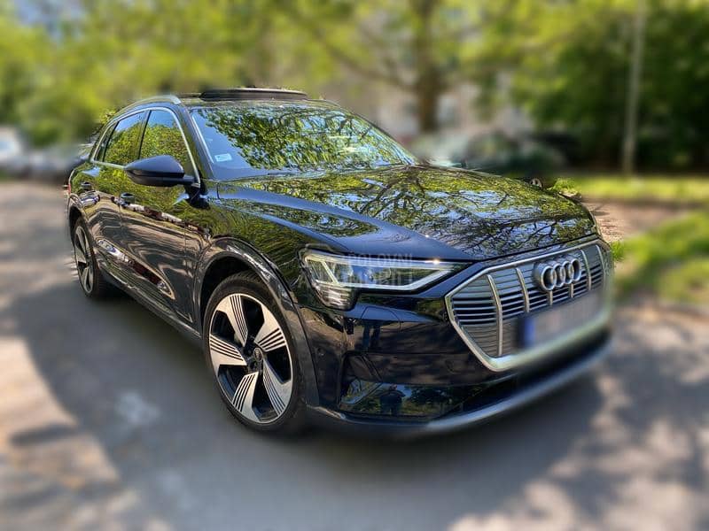 Audi e-tron 