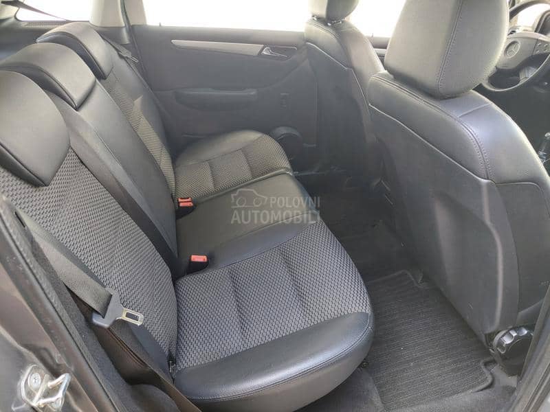 Mercedes Benz B 200 
