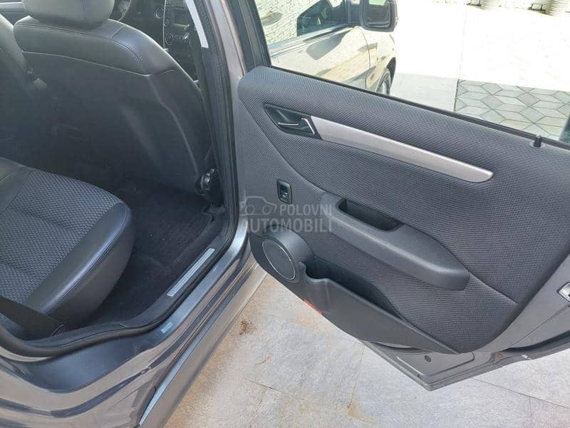 Mercedes Benz B 200 