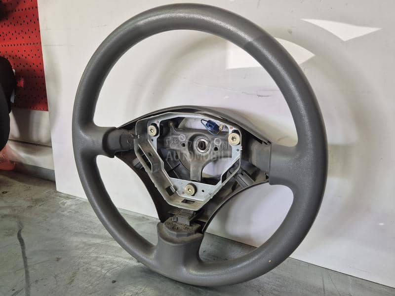 volan tojota tojotu jaris