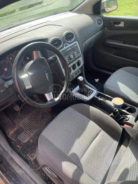 Ford Focus 1.6 tdci 2006. god. -  kompletan auto u delovima