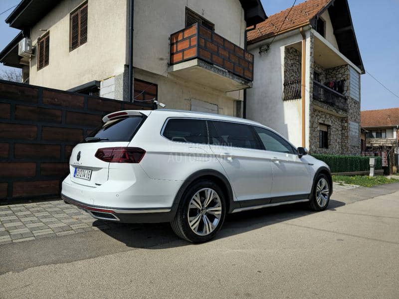 Volkswagen Passat B8 Alltrack 2.0 200hp