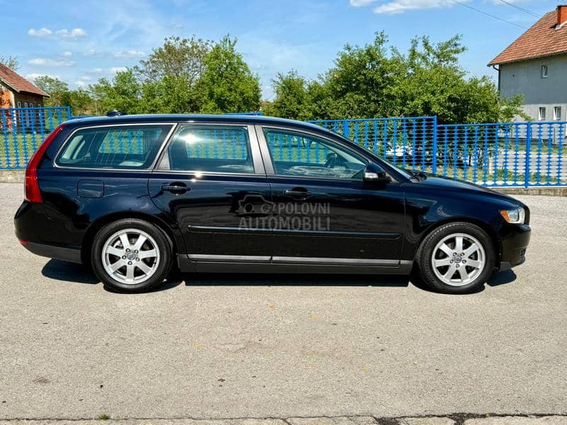 Volvo V50 1.6D/FABRIČKO STANJE