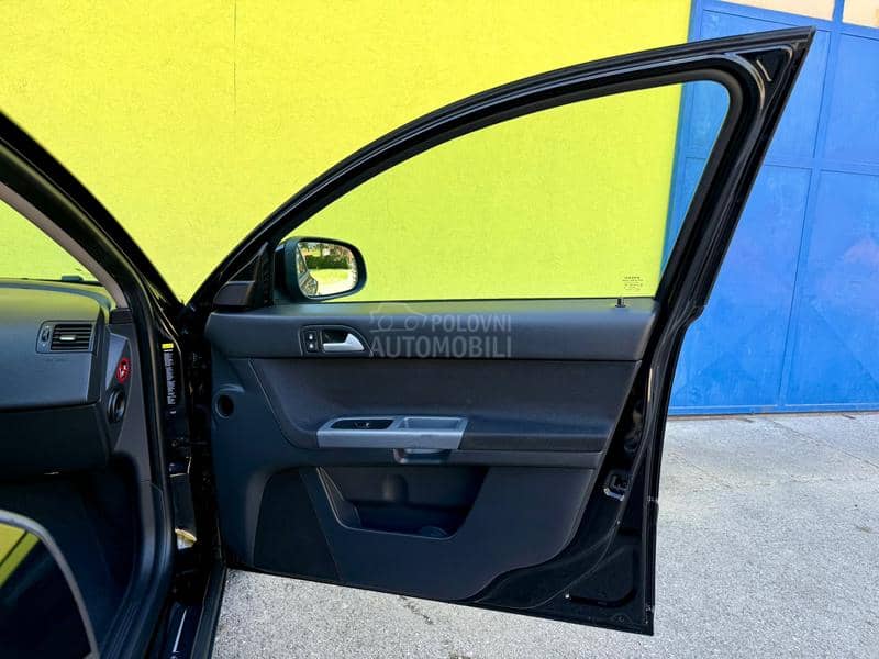 Volvo V50 1.6D/FABRIČKO STANJE