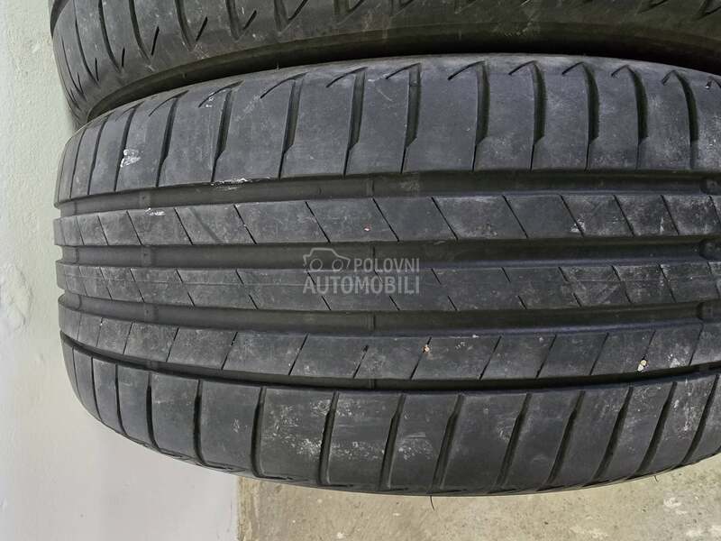 Bridgestone 225/40 R19 Letnja