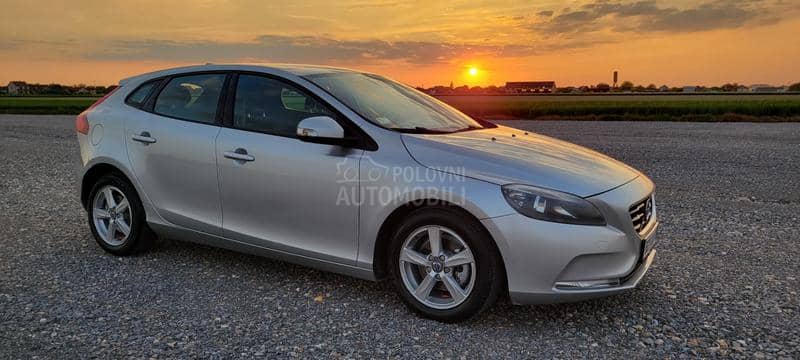 Volvo V40 2.0 D2