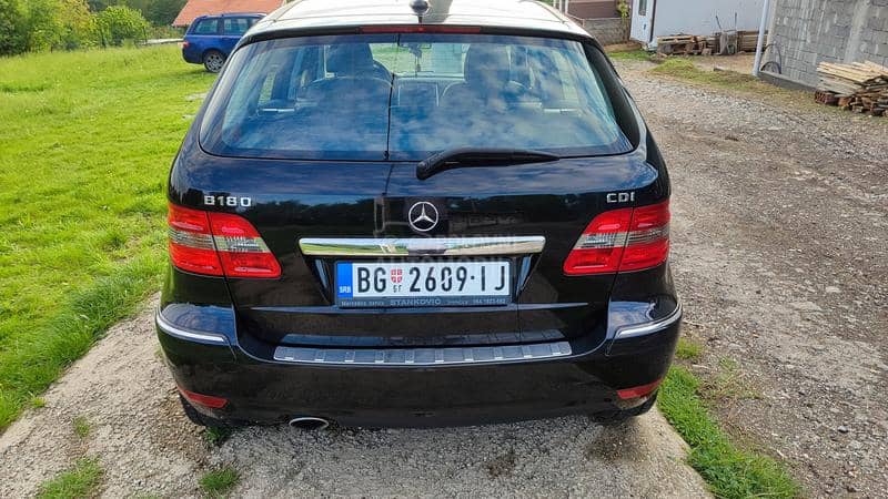 Mercedes Benz B 180 