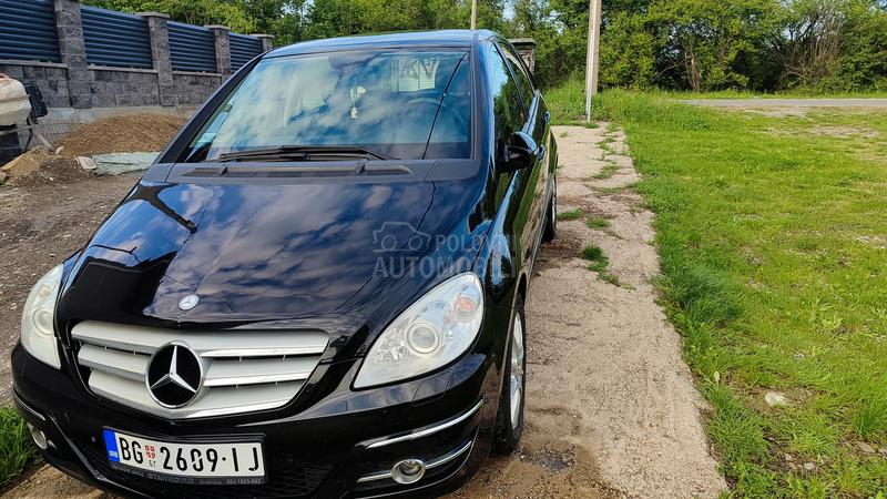 Mercedes Benz B 180 