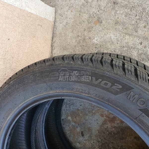 Hankook 205/55 R17 Zimska