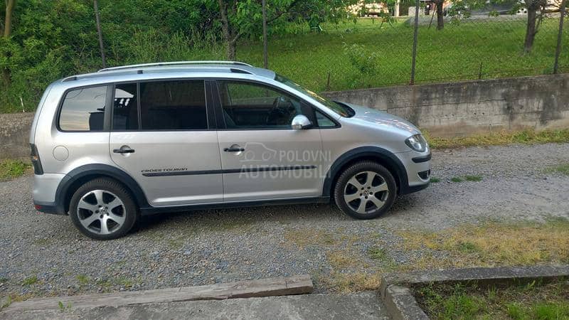 Volkswagen Touran cross