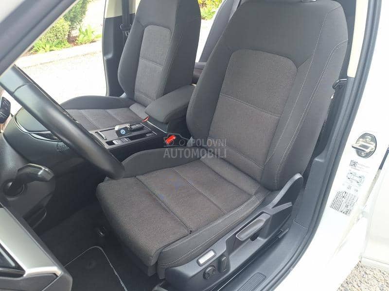 Volkswagen Passat B8 1.6 DSG BELA PERLA