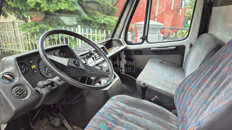 Mercedes Benz 208 D208