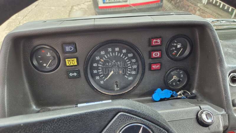 Mercedes Benz 208 D208