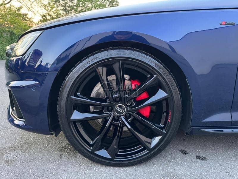 Audi A4 Competition