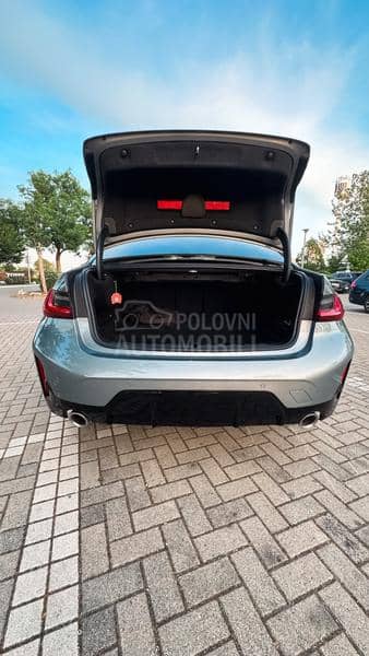 BMW 330 e / M Sport / Hybrid