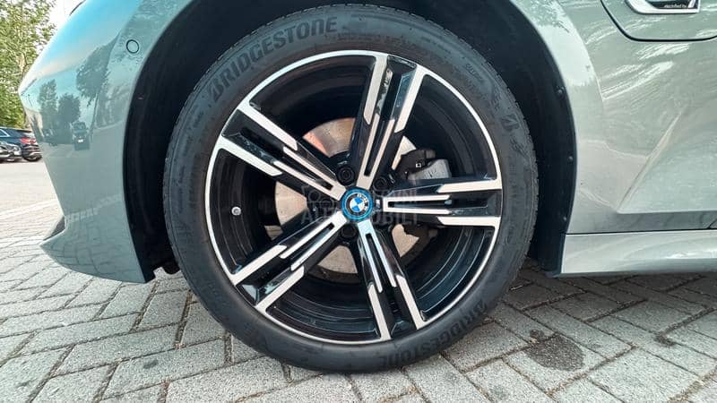 BMW 330 e / M Sport / Hybrid