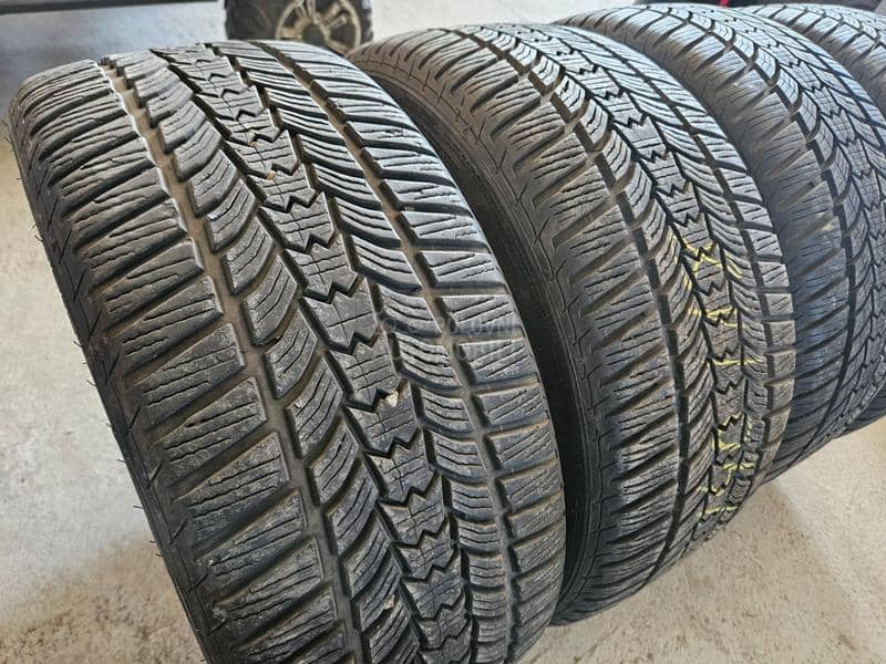 Sava 225/40 R18 Zimska