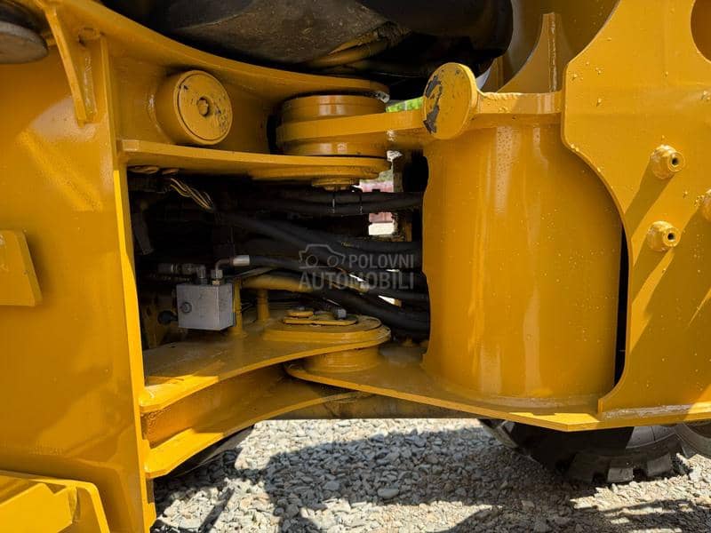 CAT 906