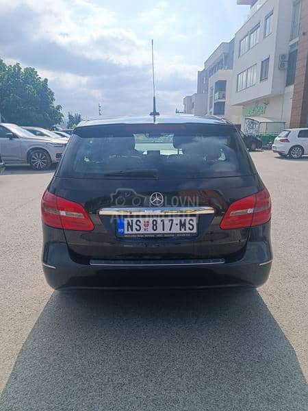Mercedes Benz B 180 