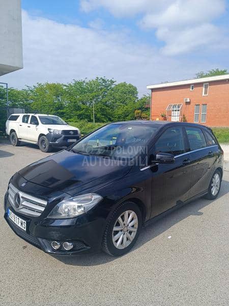 Mercedes Benz B 180 