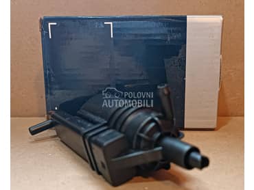 pumpica brisaca za Audi A8