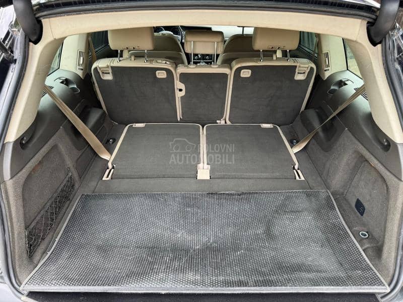 Audi Q7 3.0tdi /7 sedista