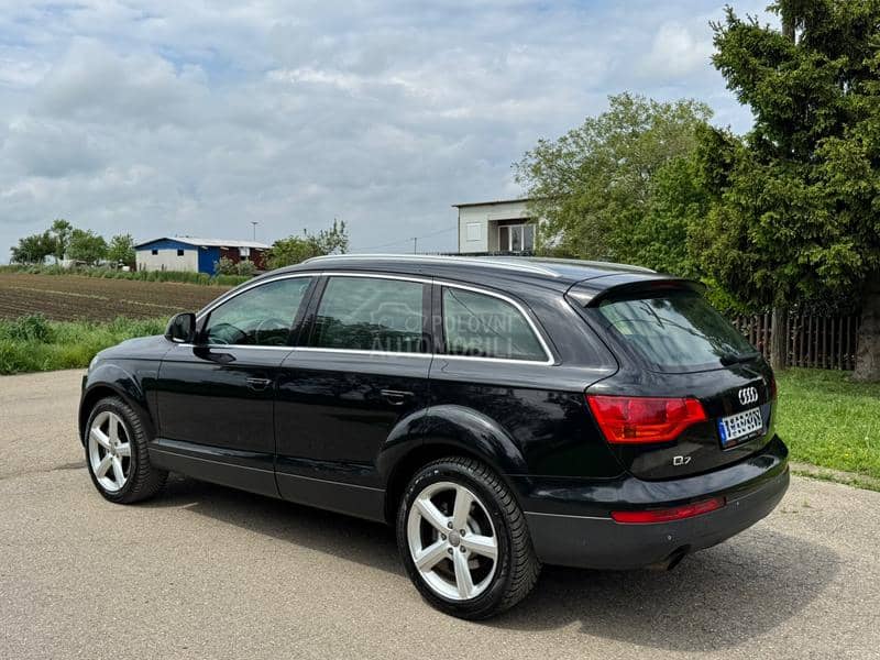 Audi Q7 3.0tdi /7 sedista