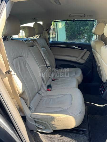 Audi Q7 3.0tdi /7 sedista