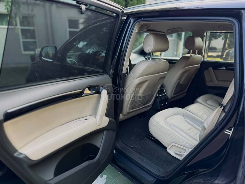 Audi Q7 3.0tdi /7 sedista
