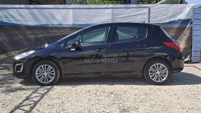 Peugeot 308 1.6e-HDI/N.A.V/L.E.D