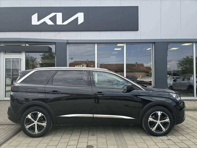 Peugeot 5008 1.5 BLUEHDI ALLURE