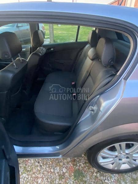Opel Astra H 