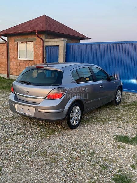 Opel Astra H 