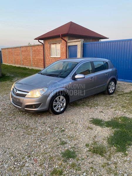 Opel Astra H 