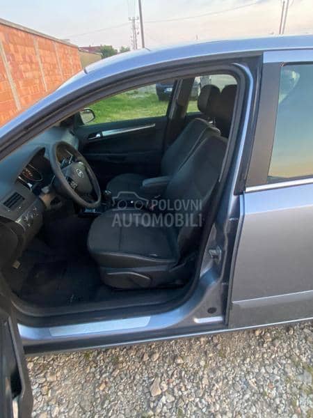 Opel Astra H 