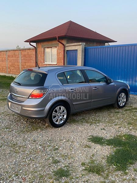 Opel Astra H 