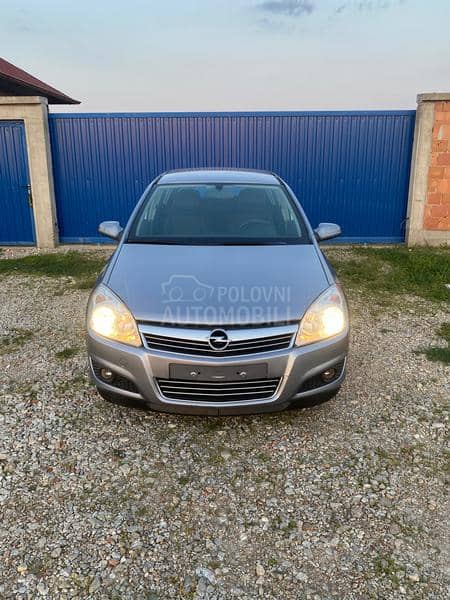 Opel Astra H 