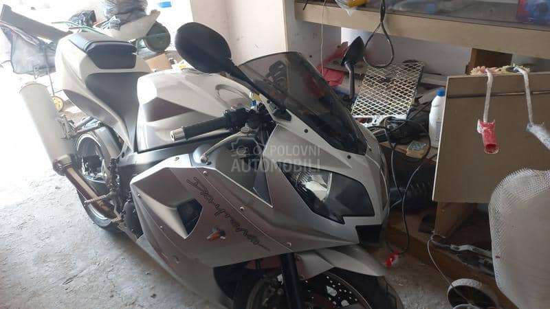 Triumph daytona
