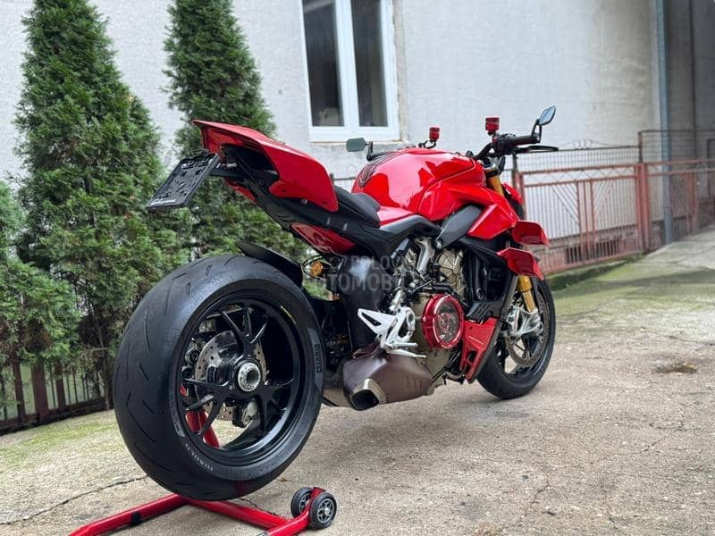 Ducati V4 S Streetfighter