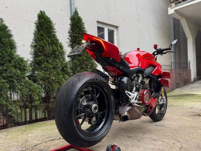 Ducati V4 S Streetfighter