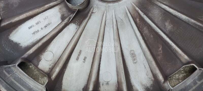 Ratkapne audi 16" Bez rupa