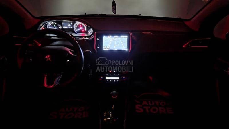 Peugeot 2008 1.2 PURETECH 110