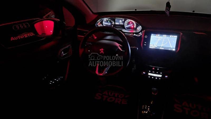 Peugeot 2008 1.2 PURETECH 110