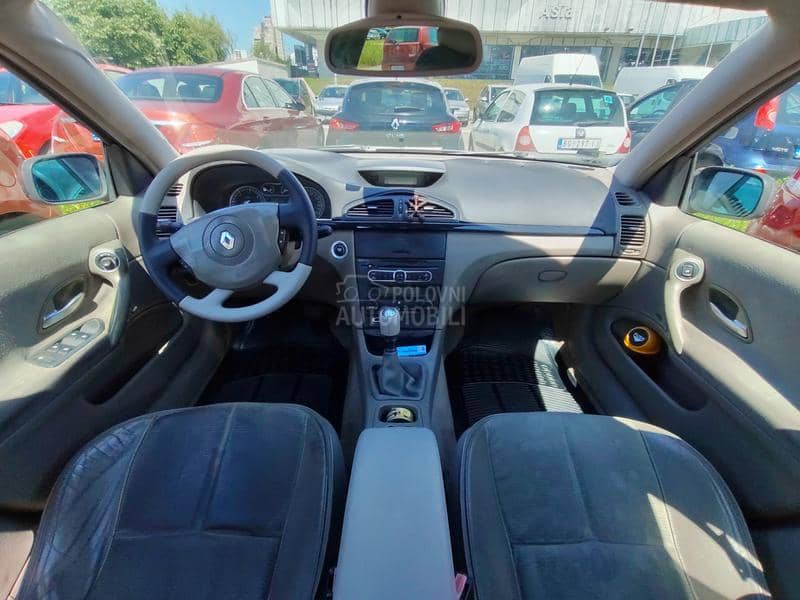 Renault Laguna 2 INITIALE