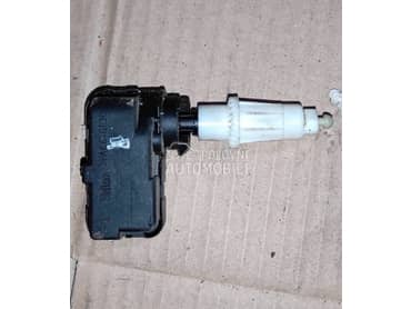 Motorić Fara za Peugeot 307