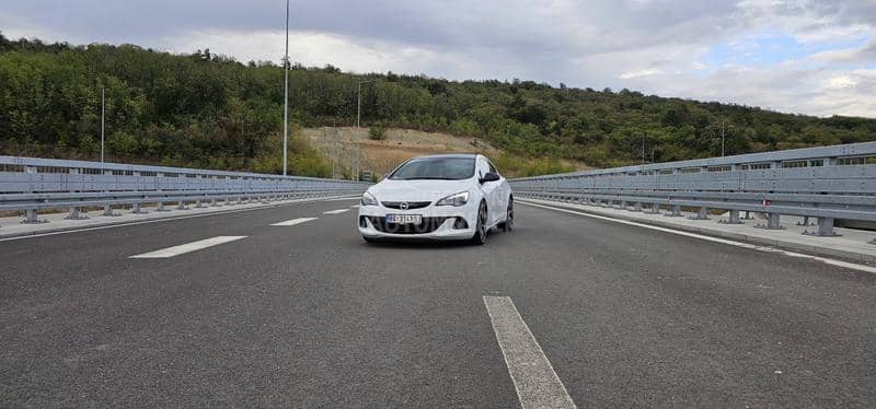 Opel Astra J GTC OPC 2