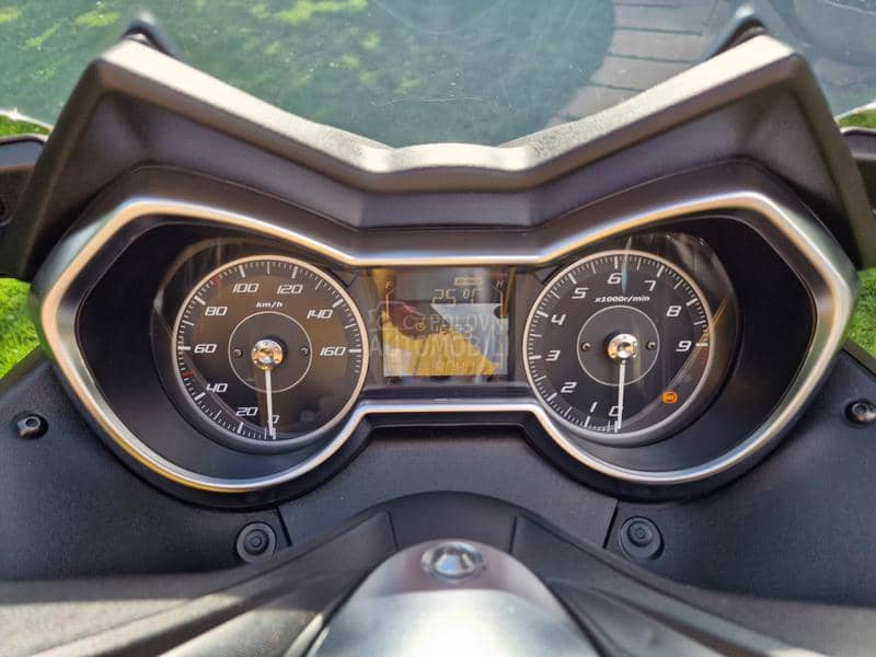 Yamaha XMAX 300 IRON MAX